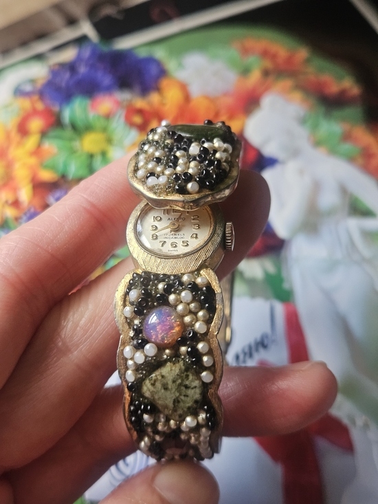 alefo Jewelry - Vintage Swiss 17-Jewel Cocktail Bracelet Watch. Hidden Dial Cocktail Cuff Watch.